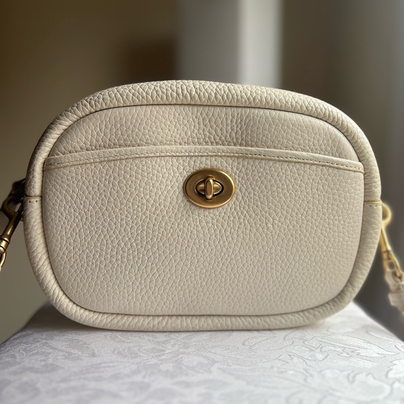Coach camera bag in chalk